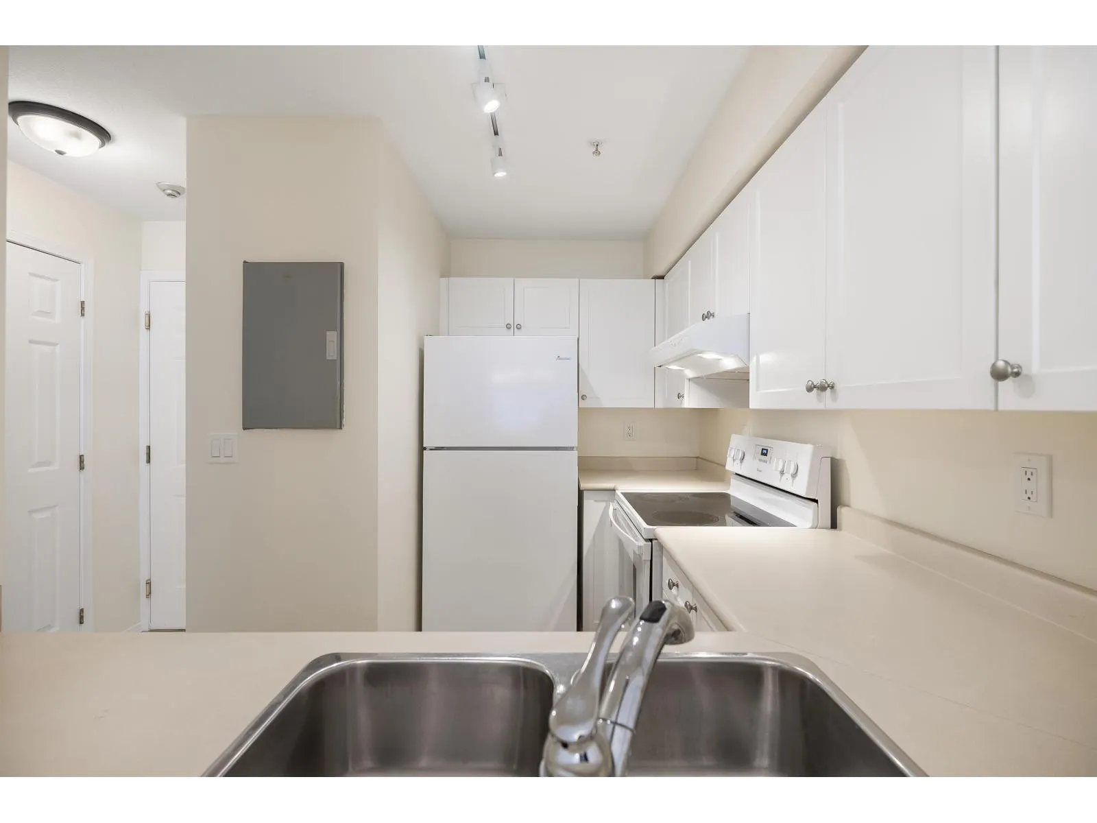 305 14355 103 AVENUE