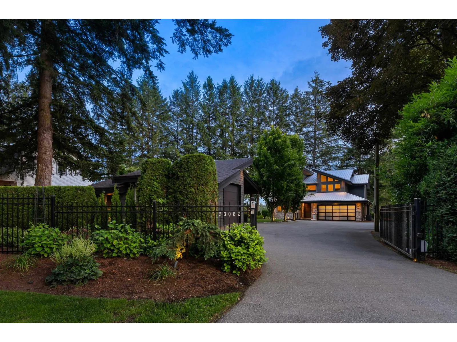 23082 88 AVENUE