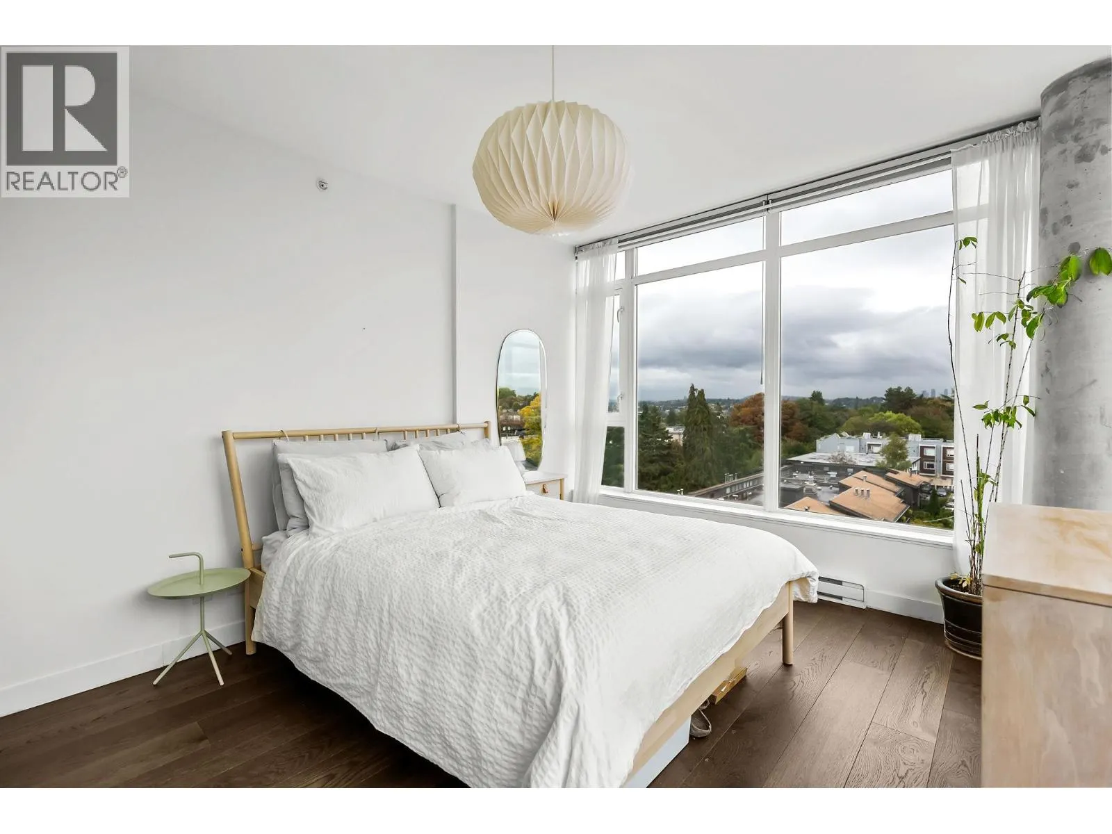 709 2321 SCOTIA STREET