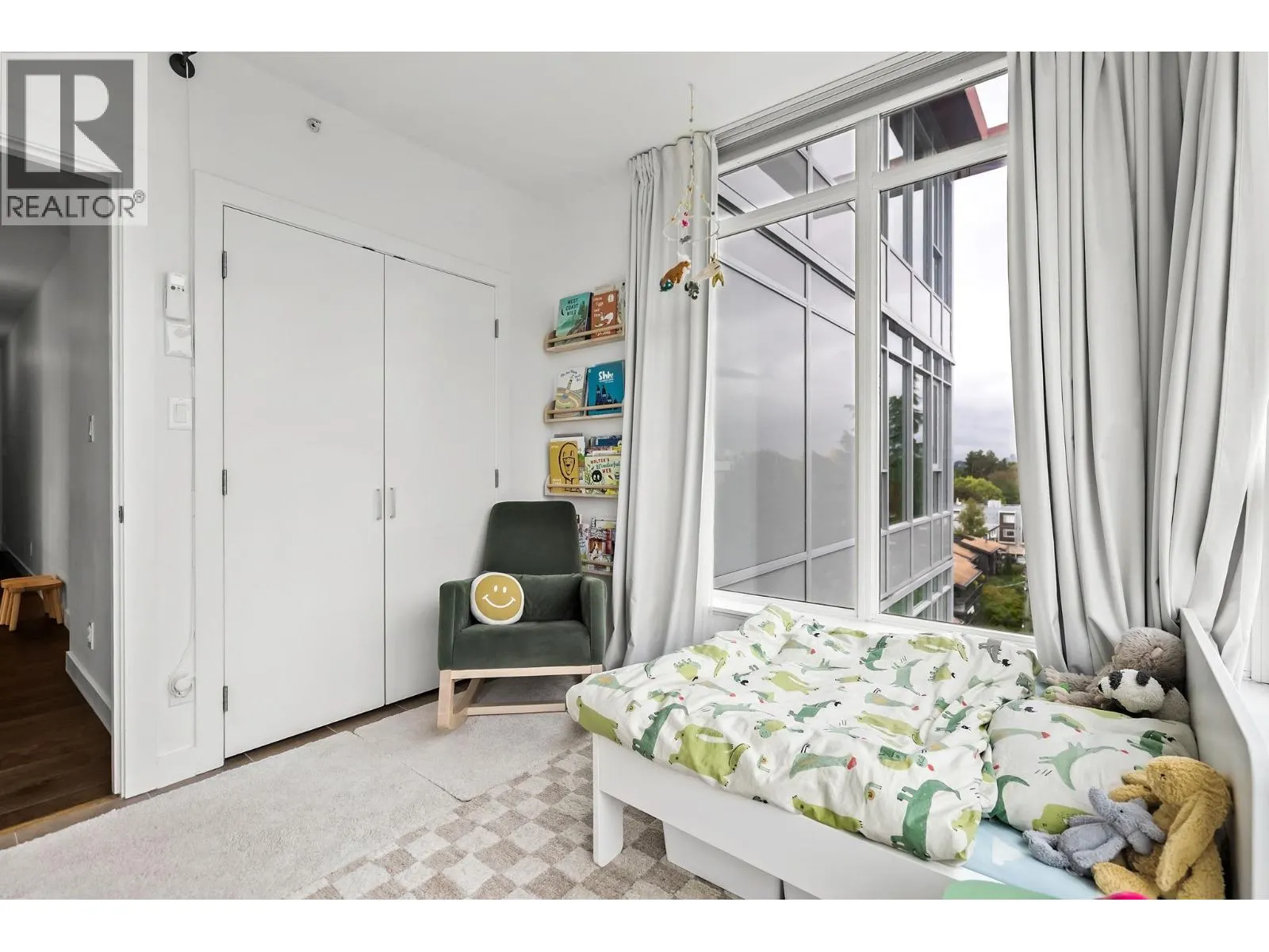 709 2321 SCOTIA STREET