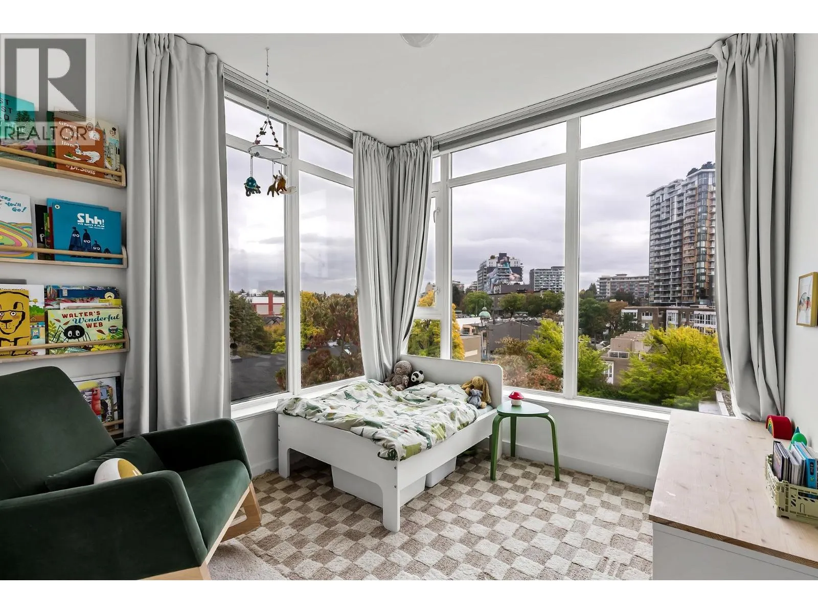 709 2321 SCOTIA STREET