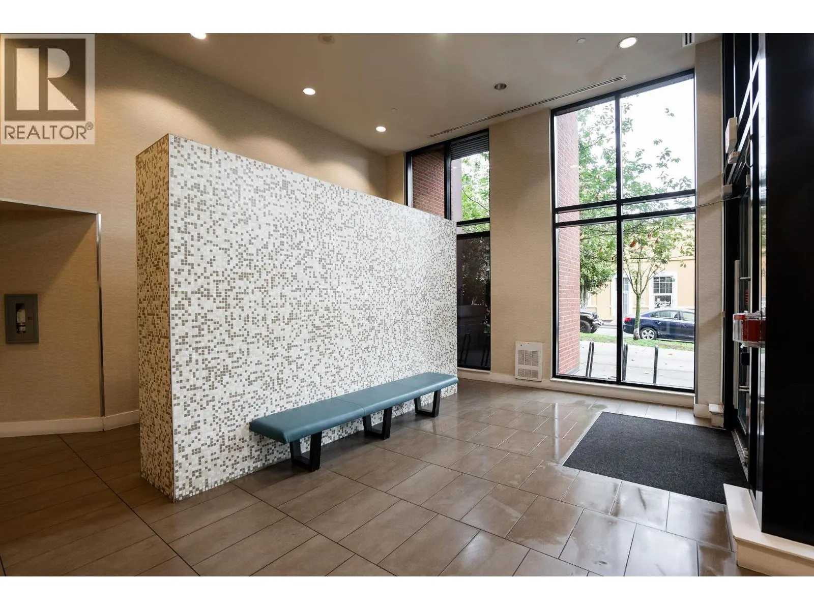 709 2321 SCOTIA STREET