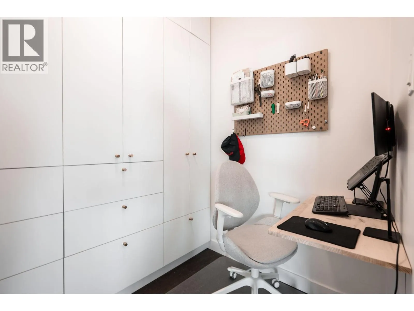 709 2321 SCOTIA STREET