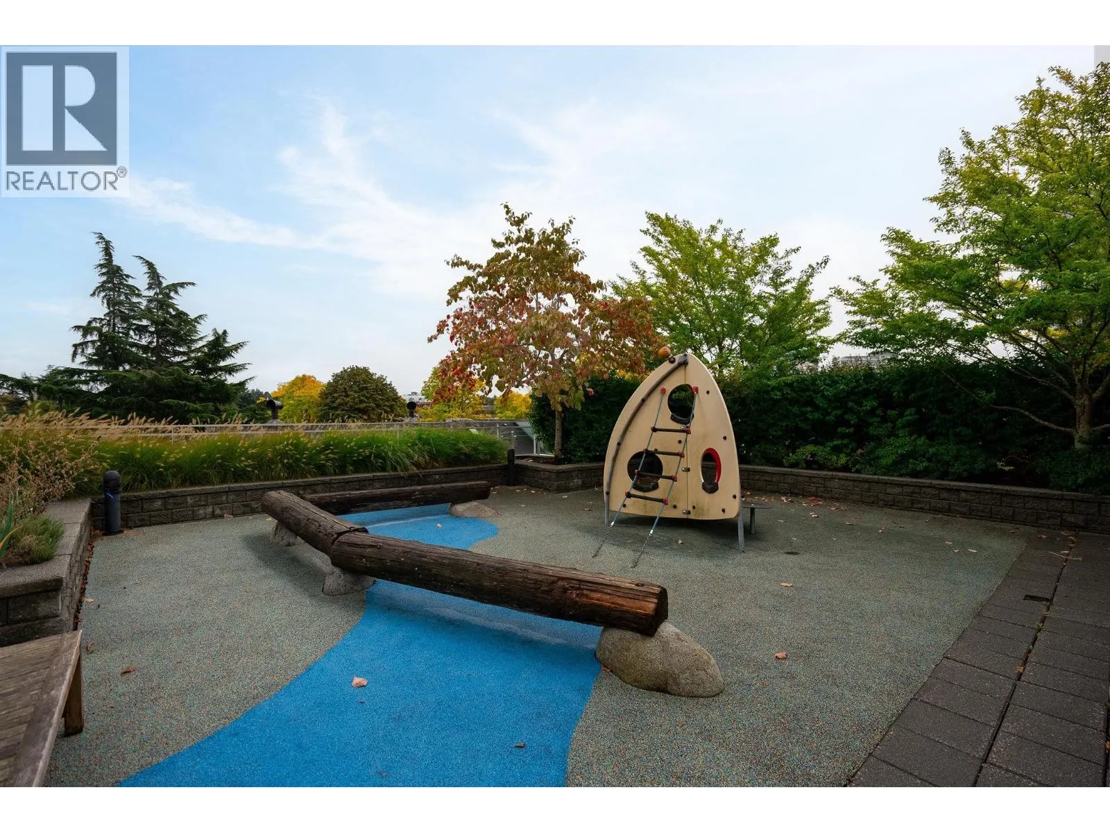 709 2321 SCOTIA STREET