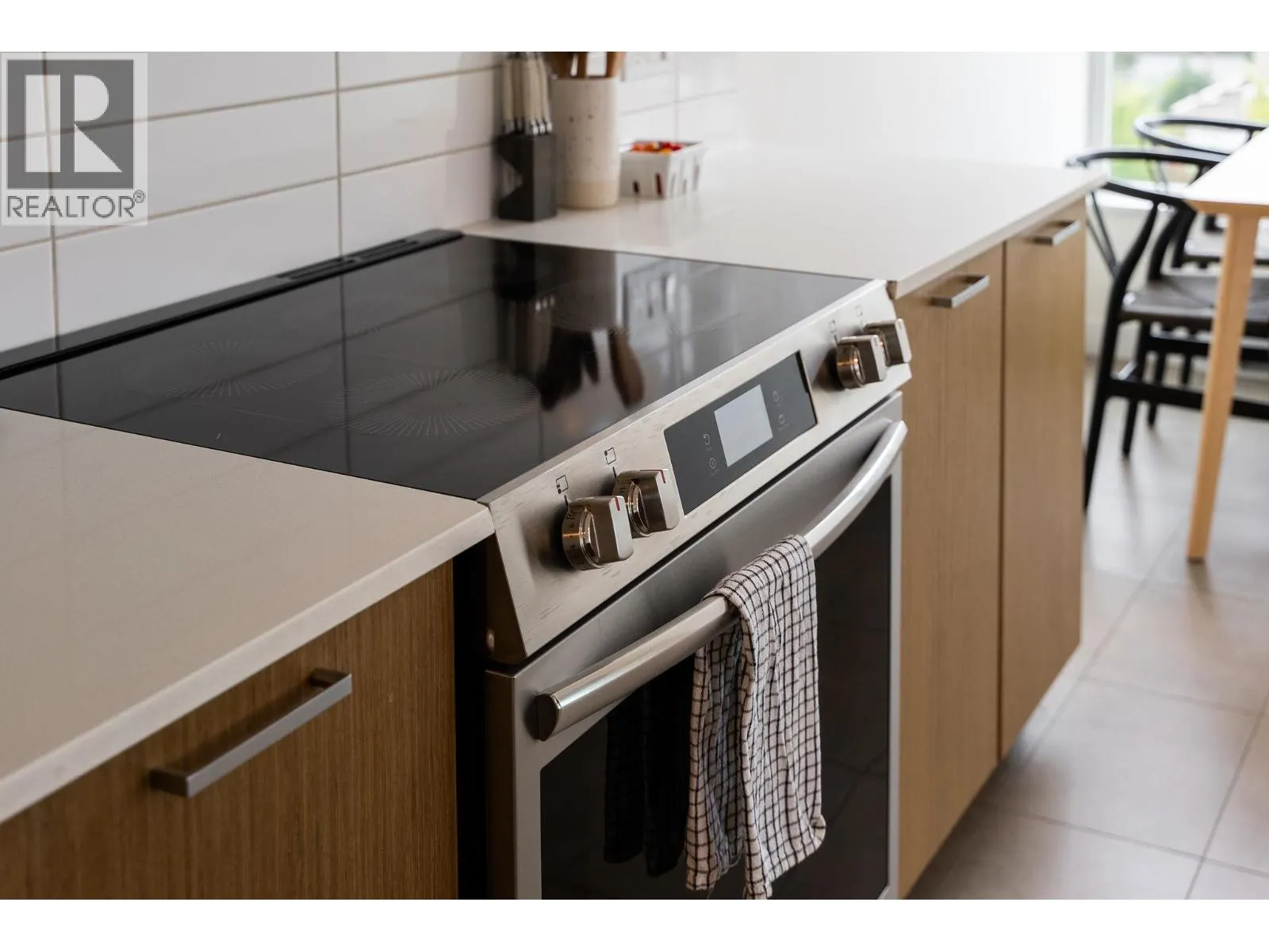 709 2321 SCOTIA STREET