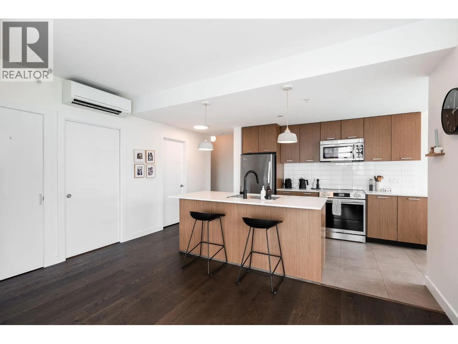 709 2321 SCOTIA STREET