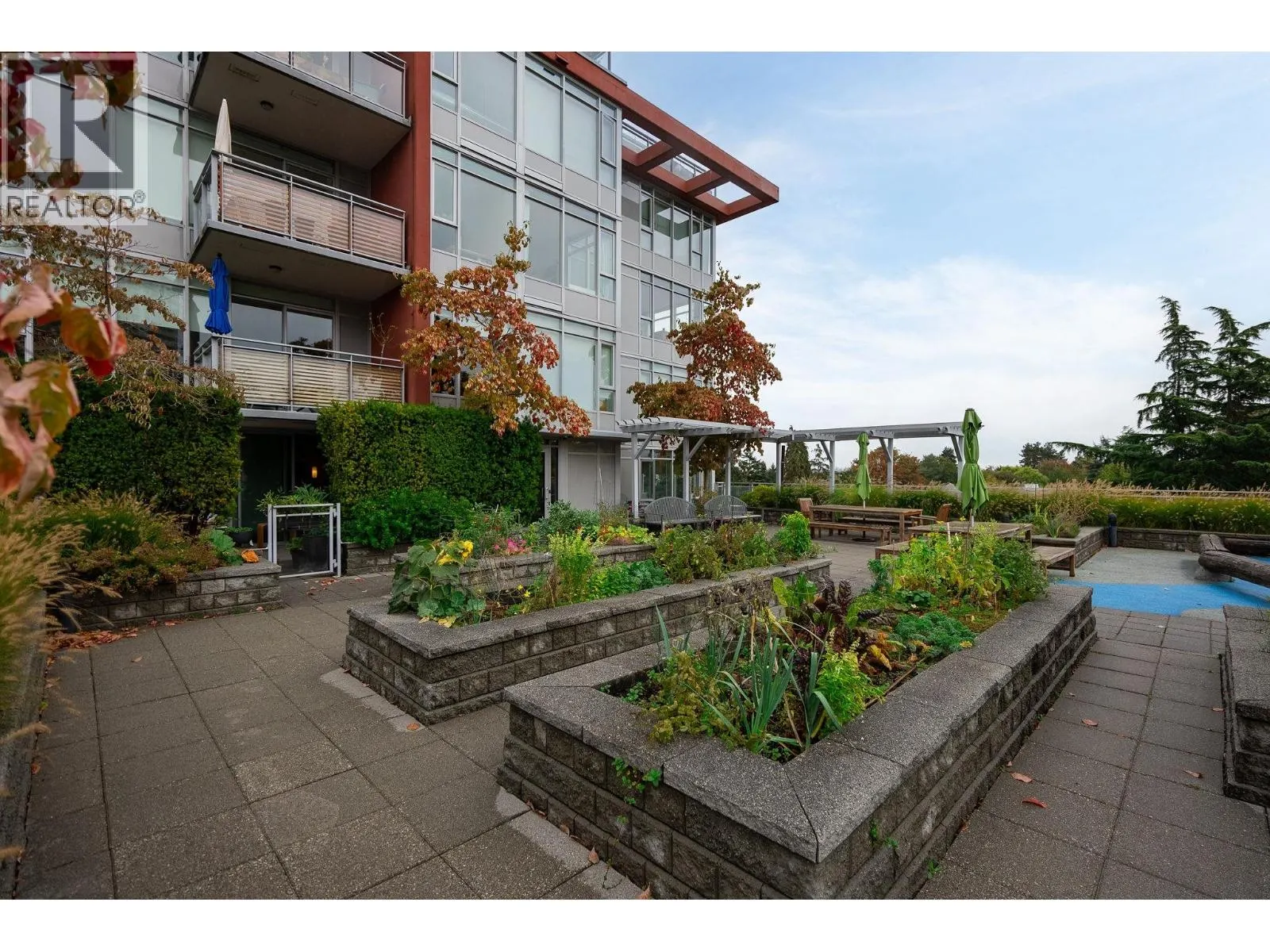 709 2321 SCOTIA STREET