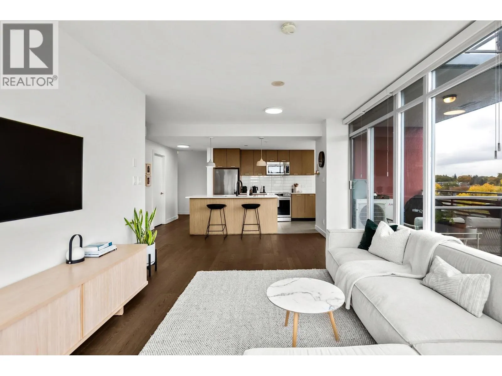 709 2321 SCOTIA STREET