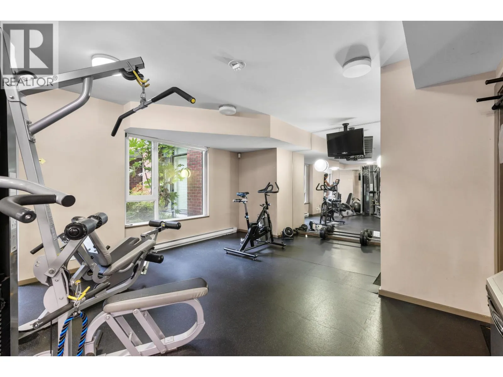 709 2321 SCOTIA STREET