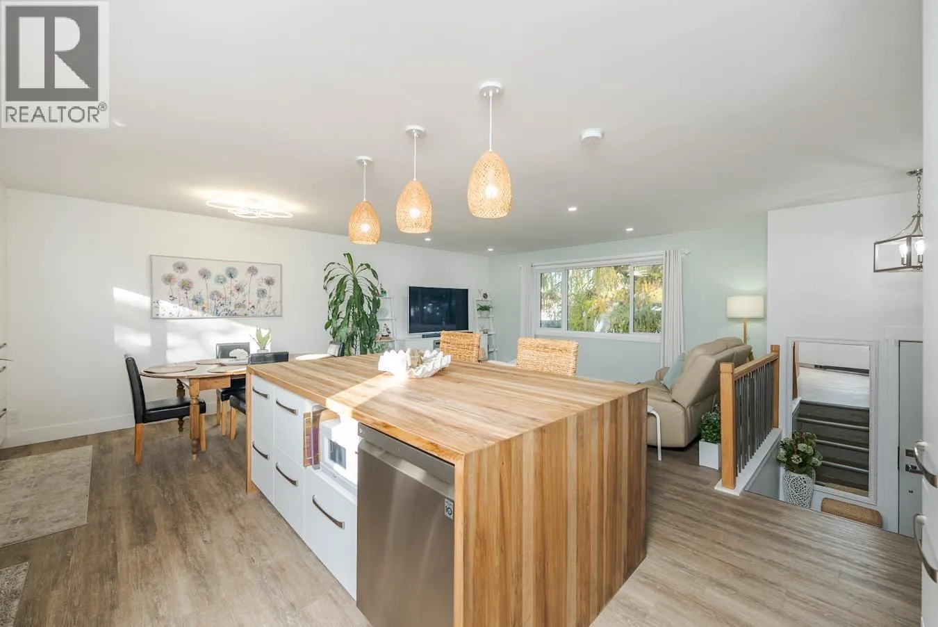 7733 LANCASTER CRESCENT