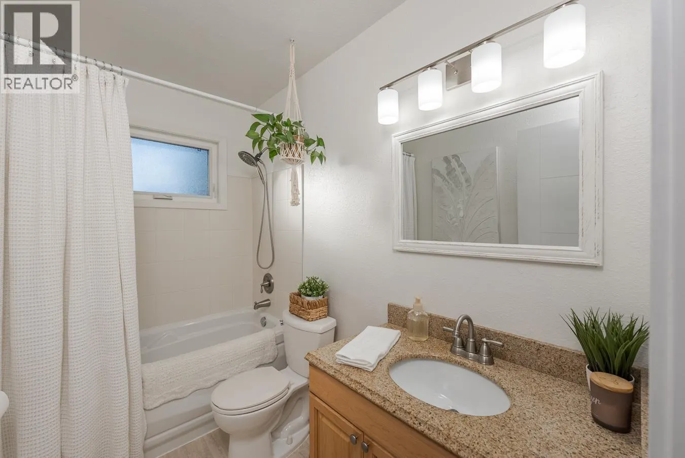 7733 LANCASTER CRESCENT