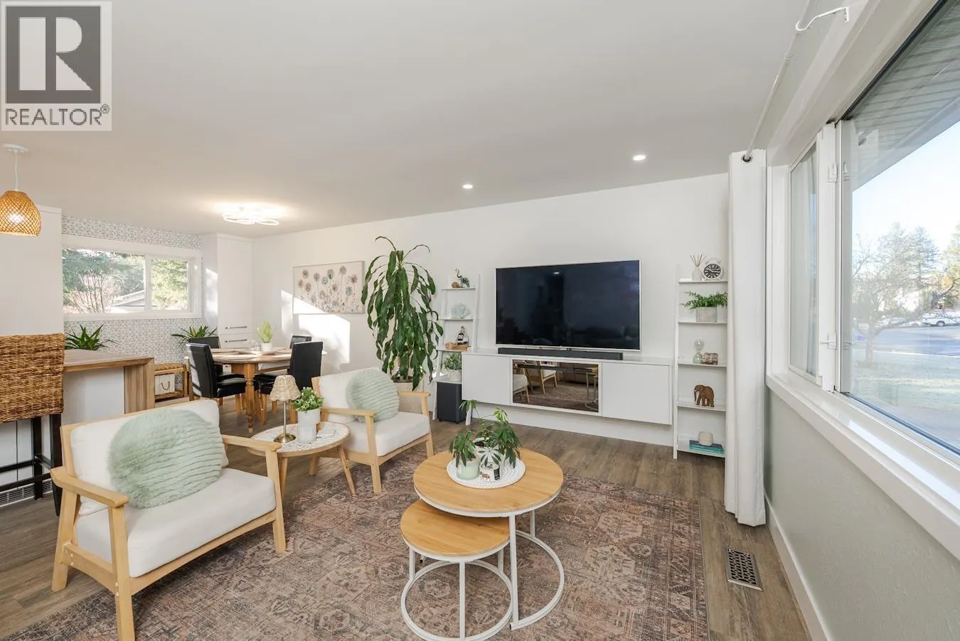 7733 LANCASTER CRESCENT