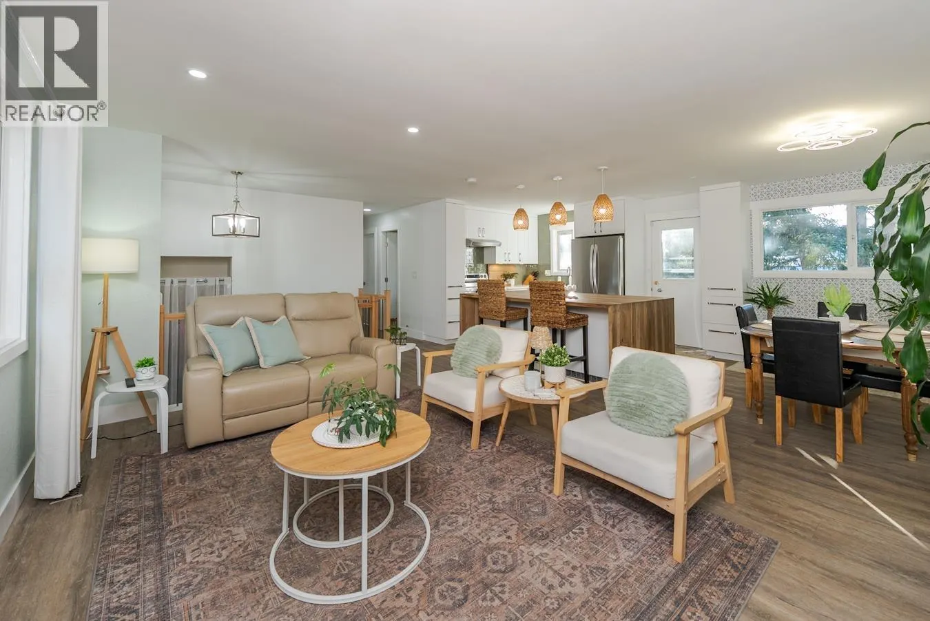 7733 LANCASTER CRESCENT