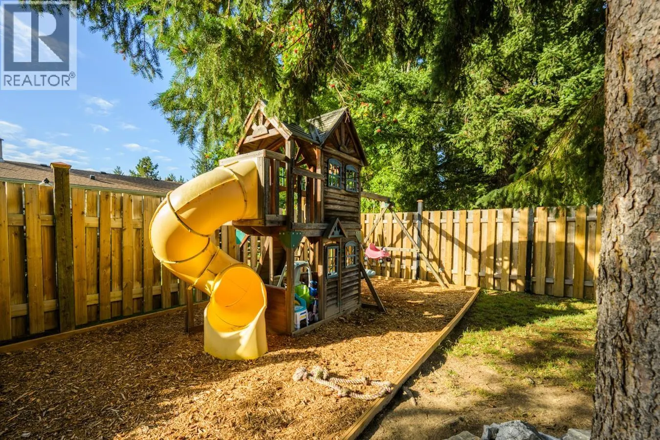 7733 LANCASTER CRESCENT