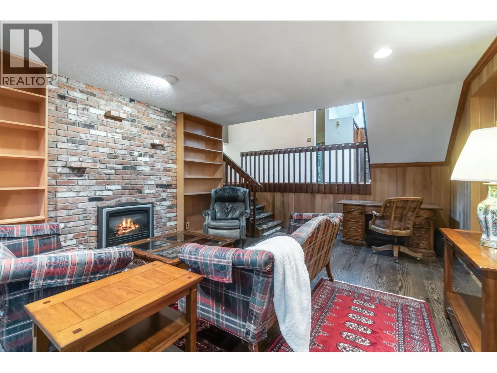 4262 YUCULTA CRESCENT