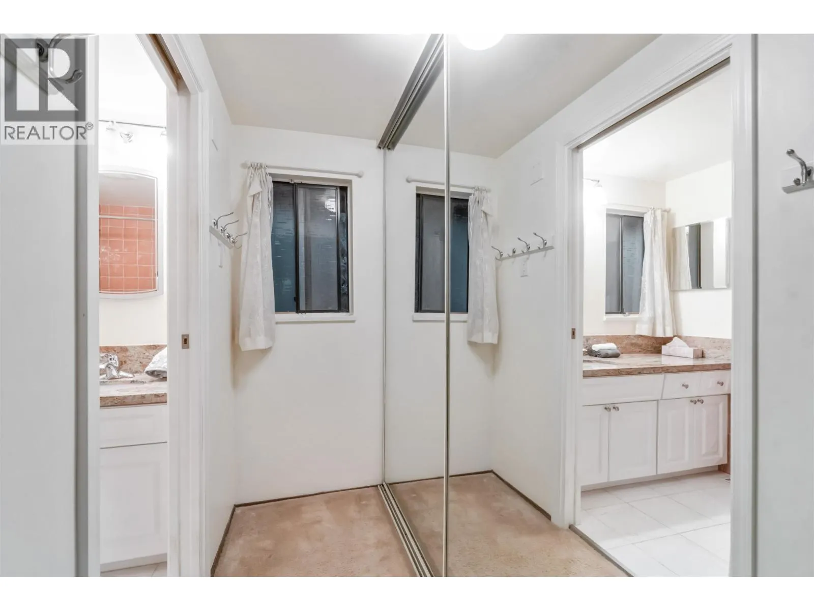 4262 YUCULTA CRESCENT