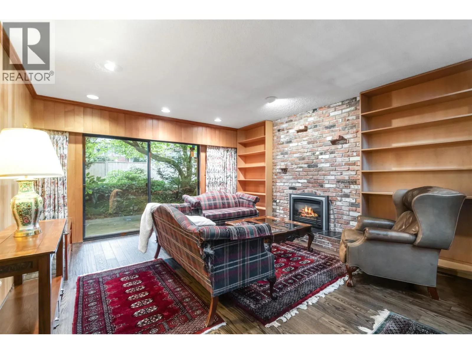 4262 YUCULTA CRESCENT