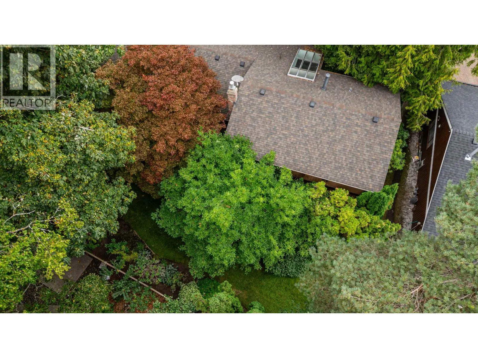 4262 YUCULTA CRESCENT