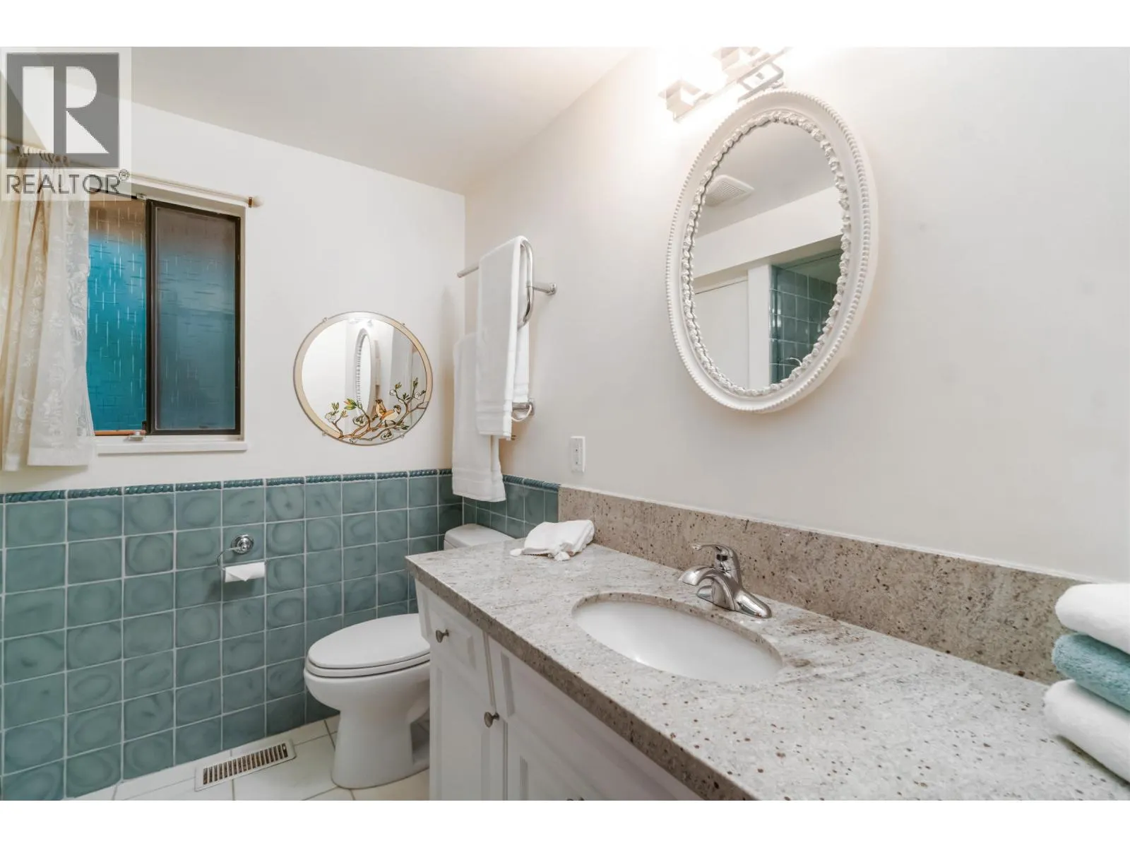 4262 YUCULTA CRESCENT