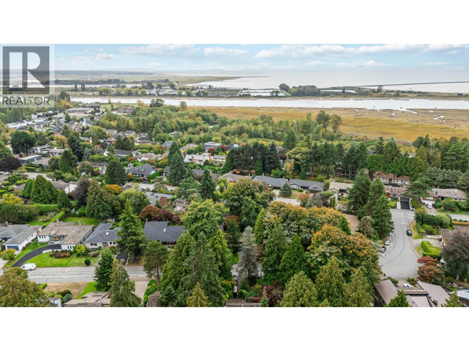 4262 YUCULTA CRESCENT