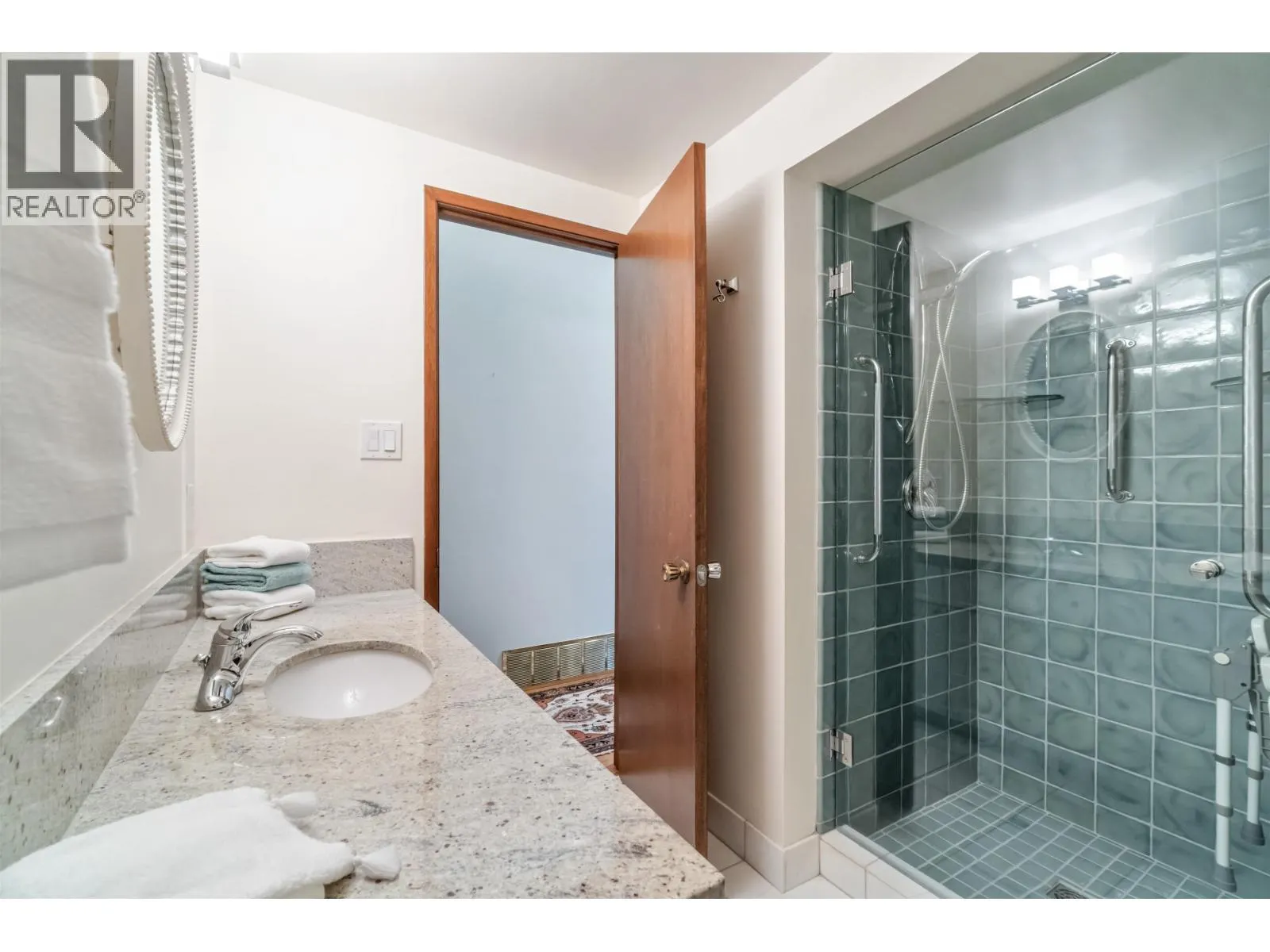 4262 YUCULTA CRESCENT