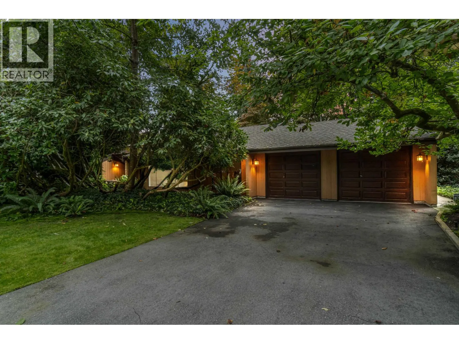 4262 YUCULTA CRESCENT