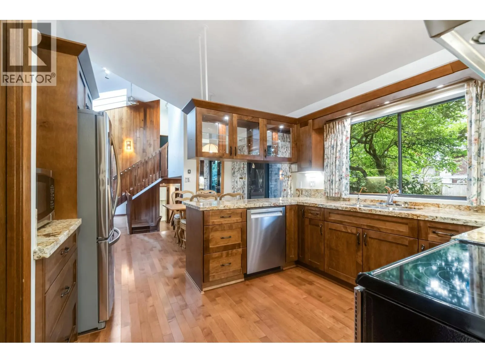 4262 YUCULTA CRESCENT