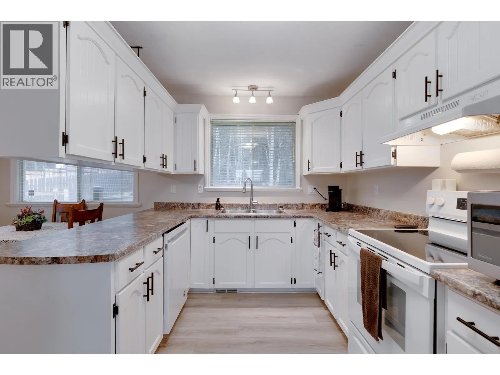 4882 NORTH MEADOW ROAD