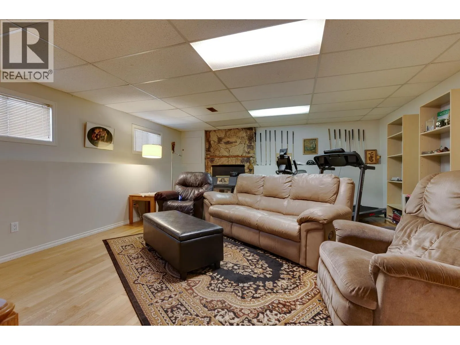 4882 NORTH MEADOW ROAD