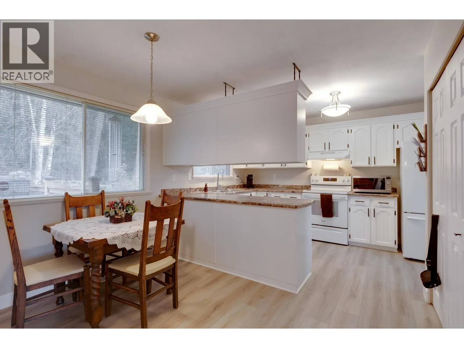 4882 NORTH MEADOW ROAD