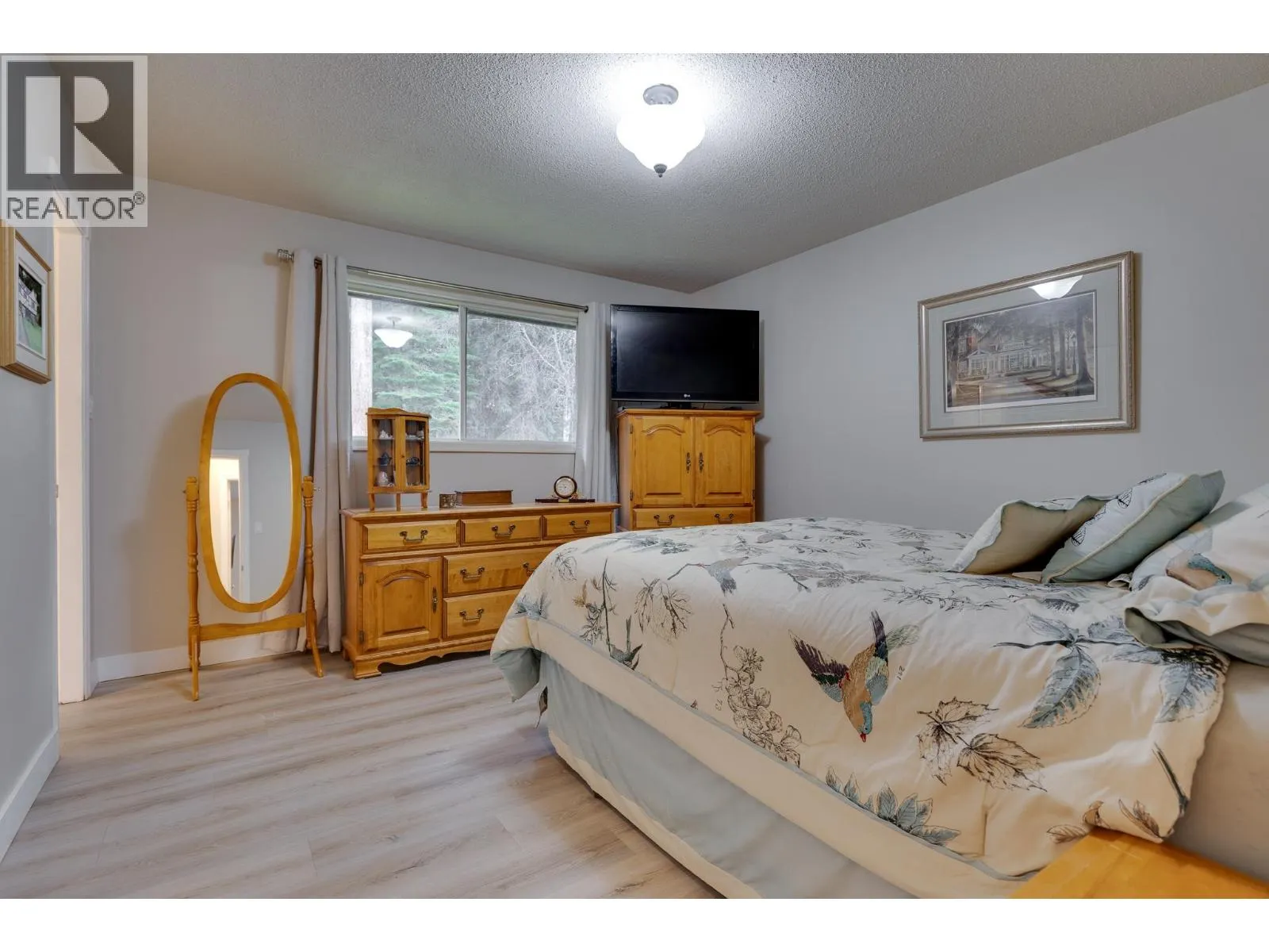 4882 NORTH MEADOW ROAD