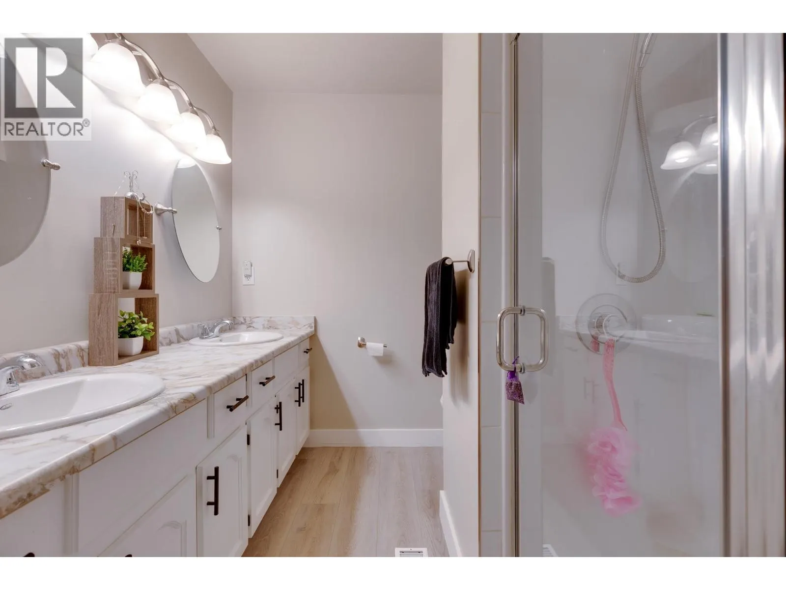 4882 NORTH MEADOW ROAD