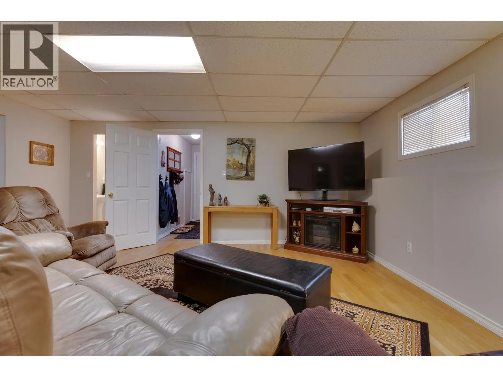 4882 NORTH MEADOW ROAD