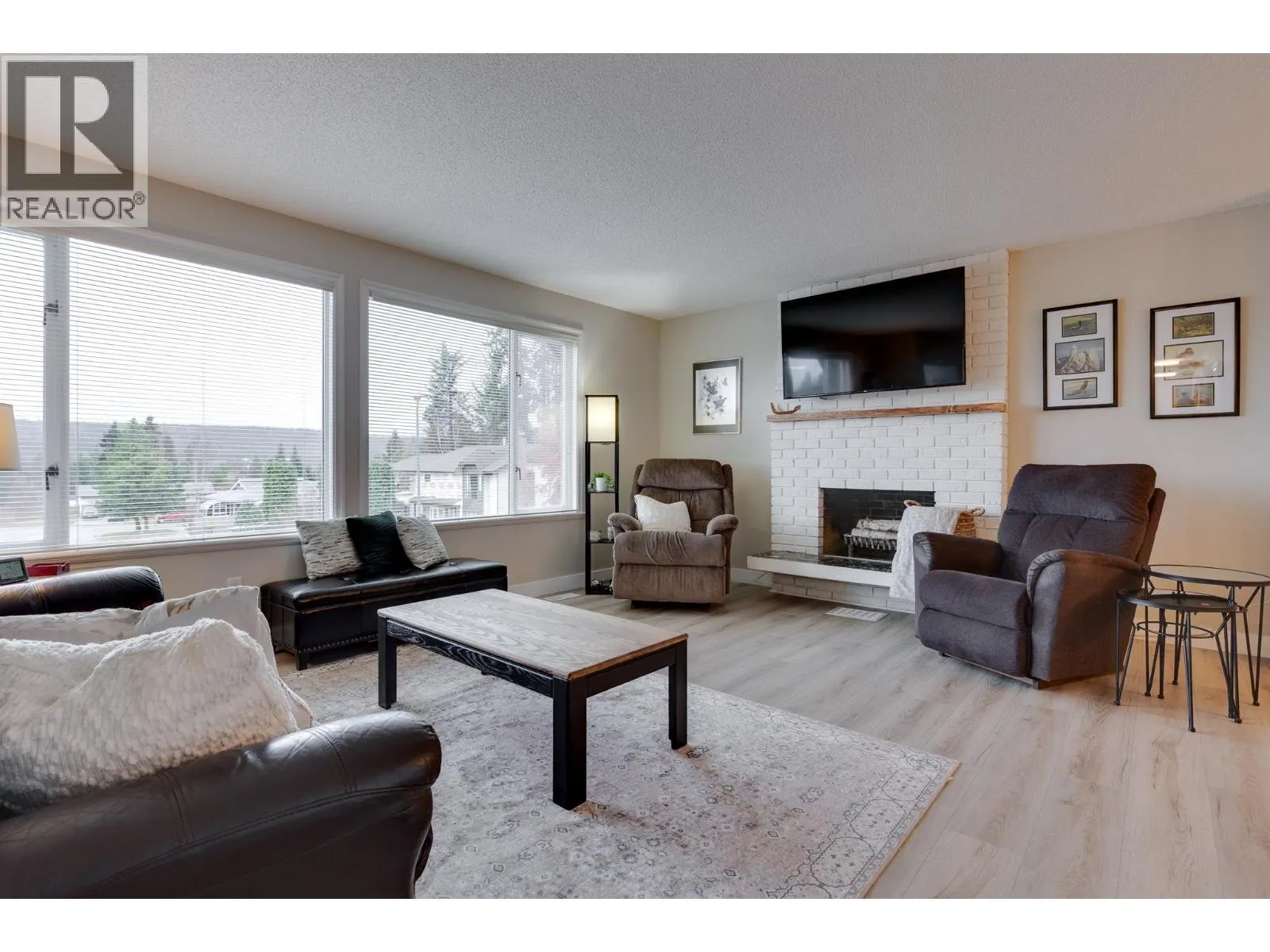 4882 NORTH MEADOW ROAD