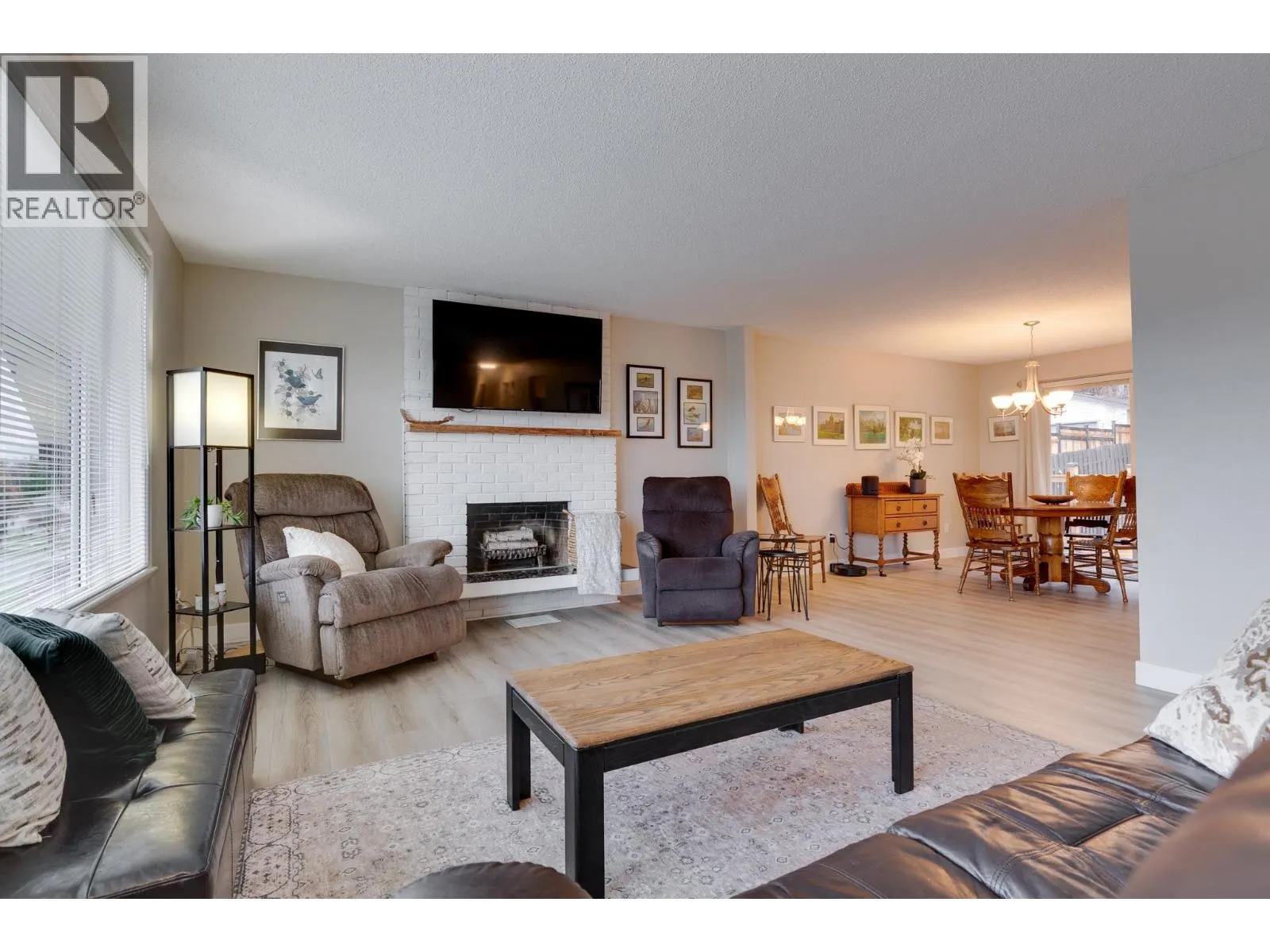 4882 NORTH MEADOW ROAD