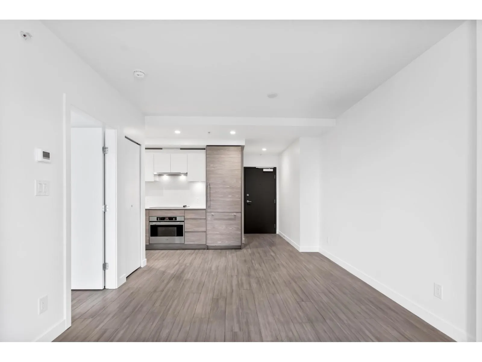 2406 13655 FRASER HIGHWAY