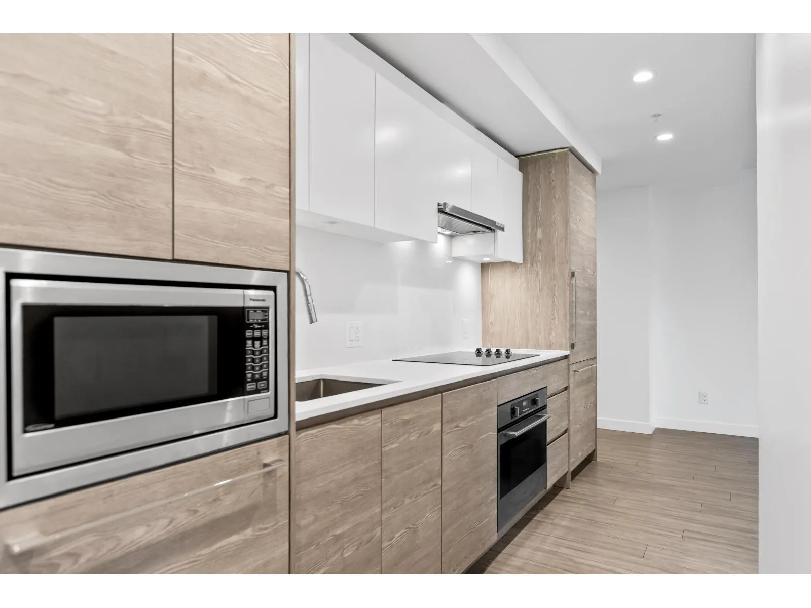 2406 13655 FRASER HIGHWAY