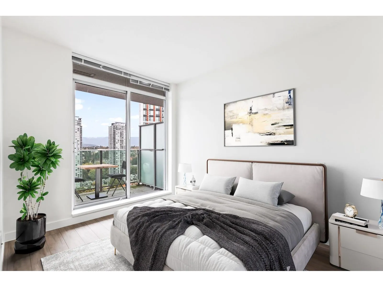 2406 13655 FRASER HIGHWAY