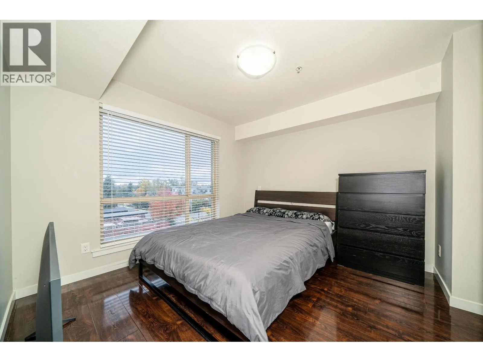 303 22318 LOUGHEED HIGHWAY