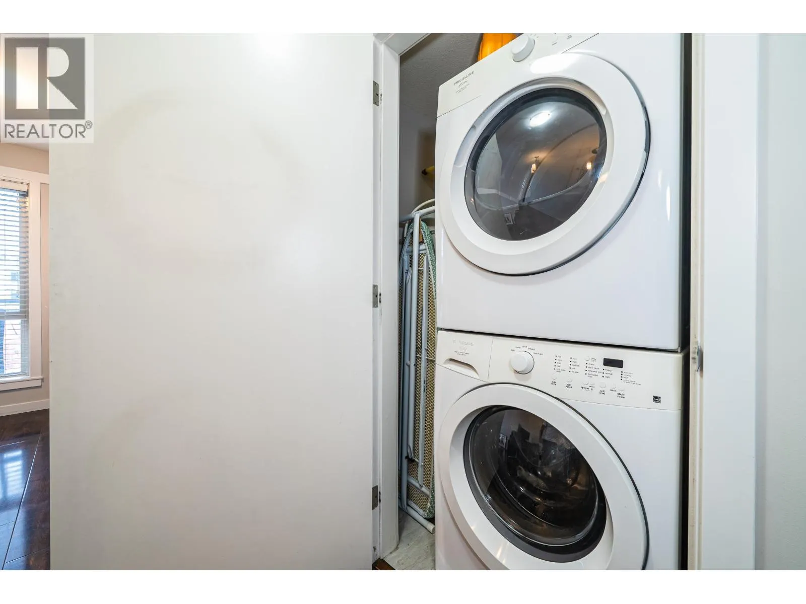 303 22318 LOUGHEED HIGHWAY