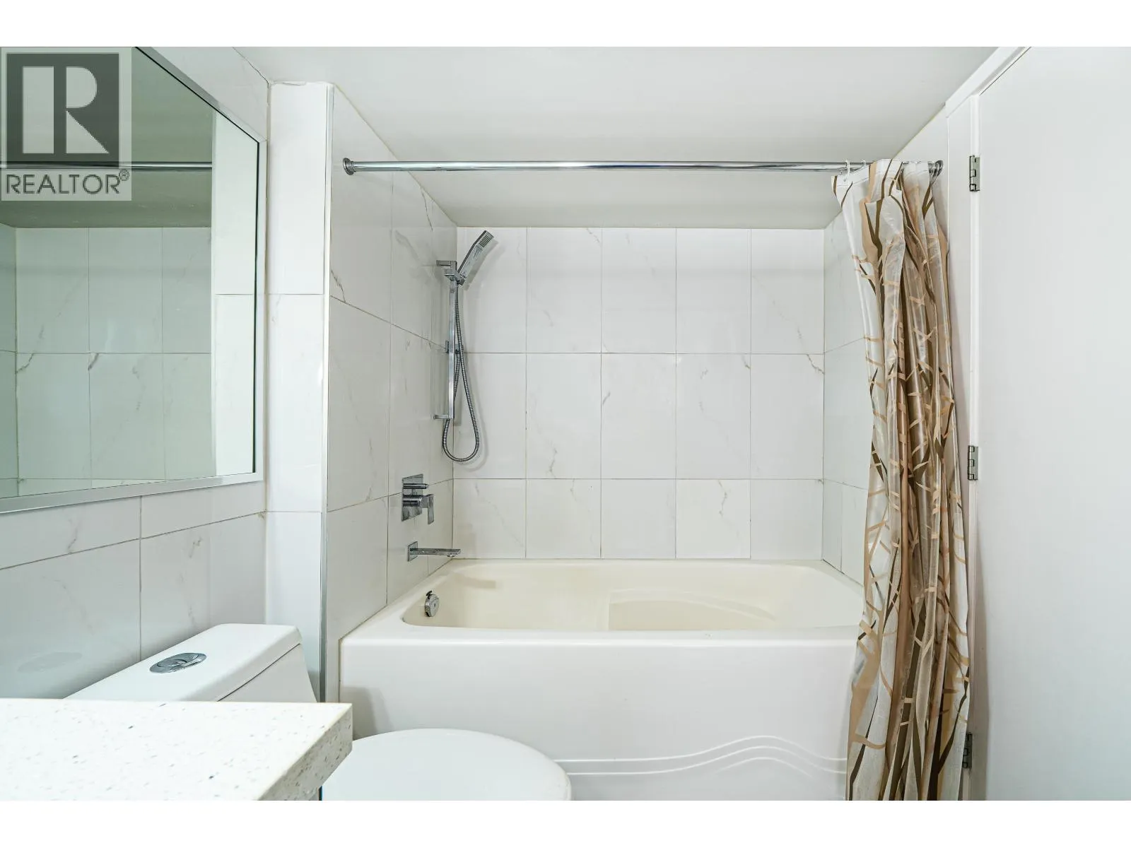 303 22318 LOUGHEED HIGHWAY