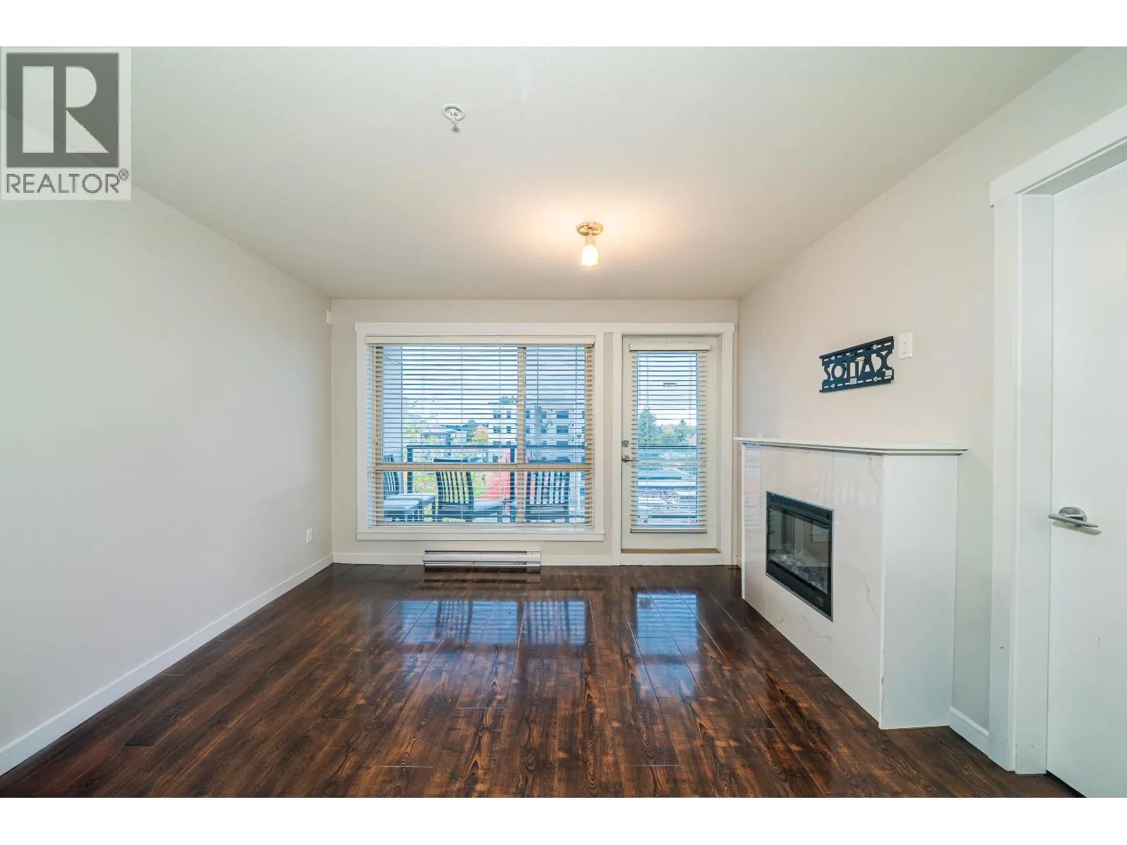 303 22318 LOUGHEED HIGHWAY