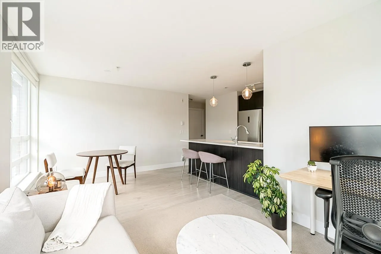 305 2477 CAROLINA STREET