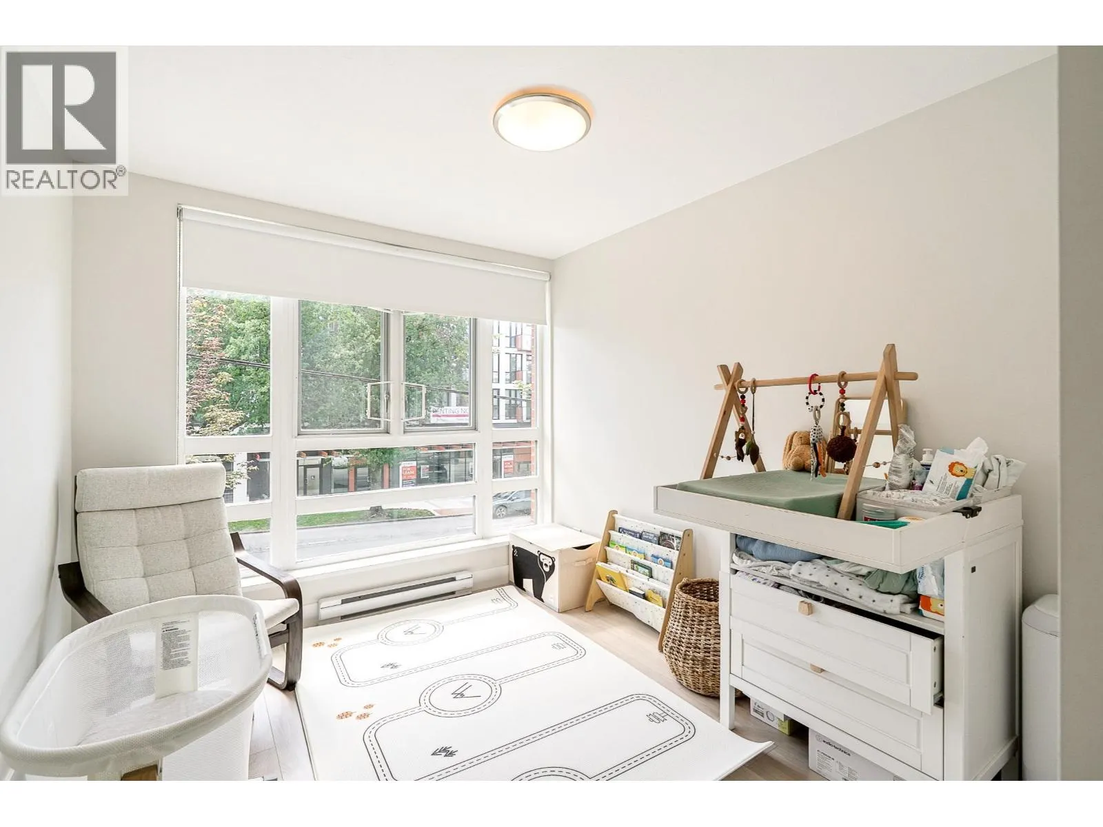 305 2477 CAROLINA STREET