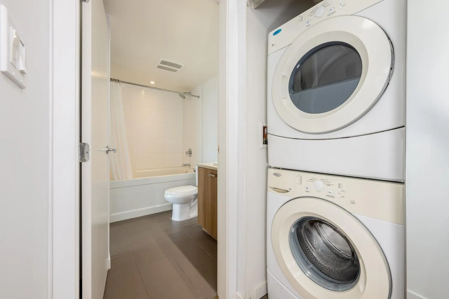 3305 13325 102A AVENUE