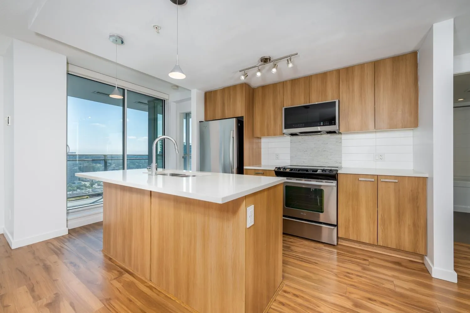 3305 13325 102A AVENUE