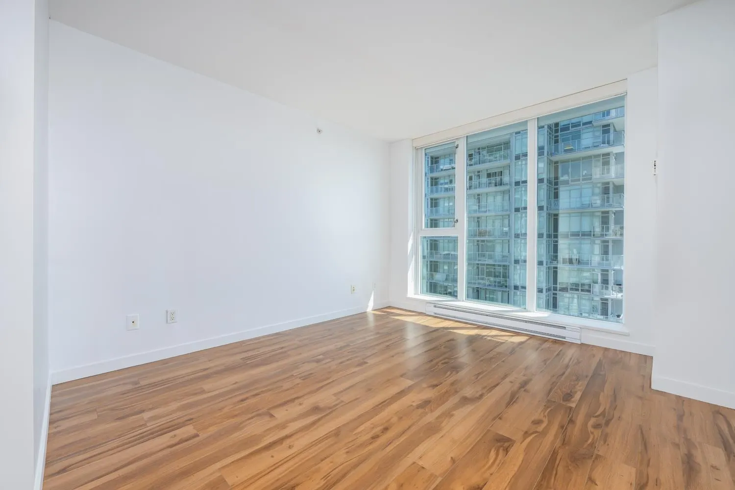 3305 13325 102A AVENUE