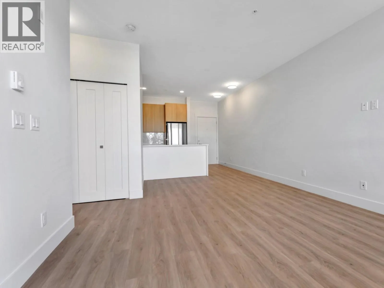 610 11907 223 STREET