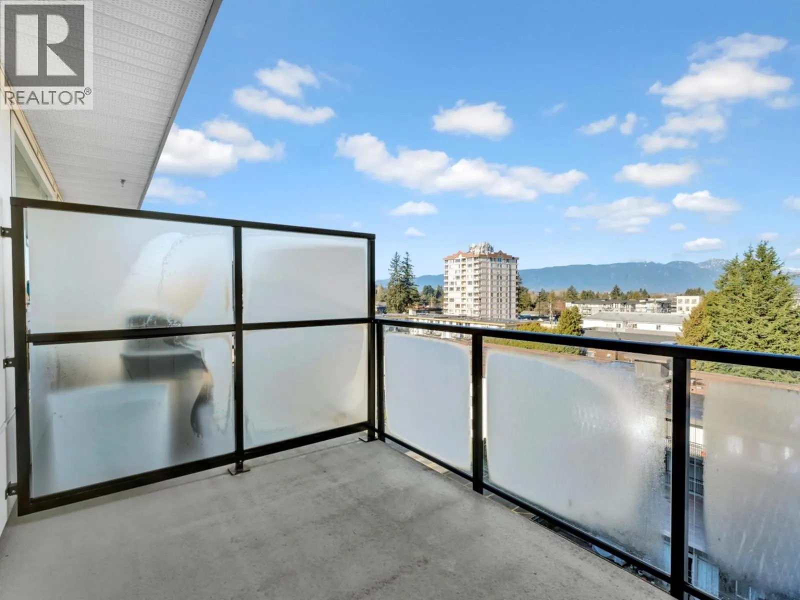 610 11907 223 STREET