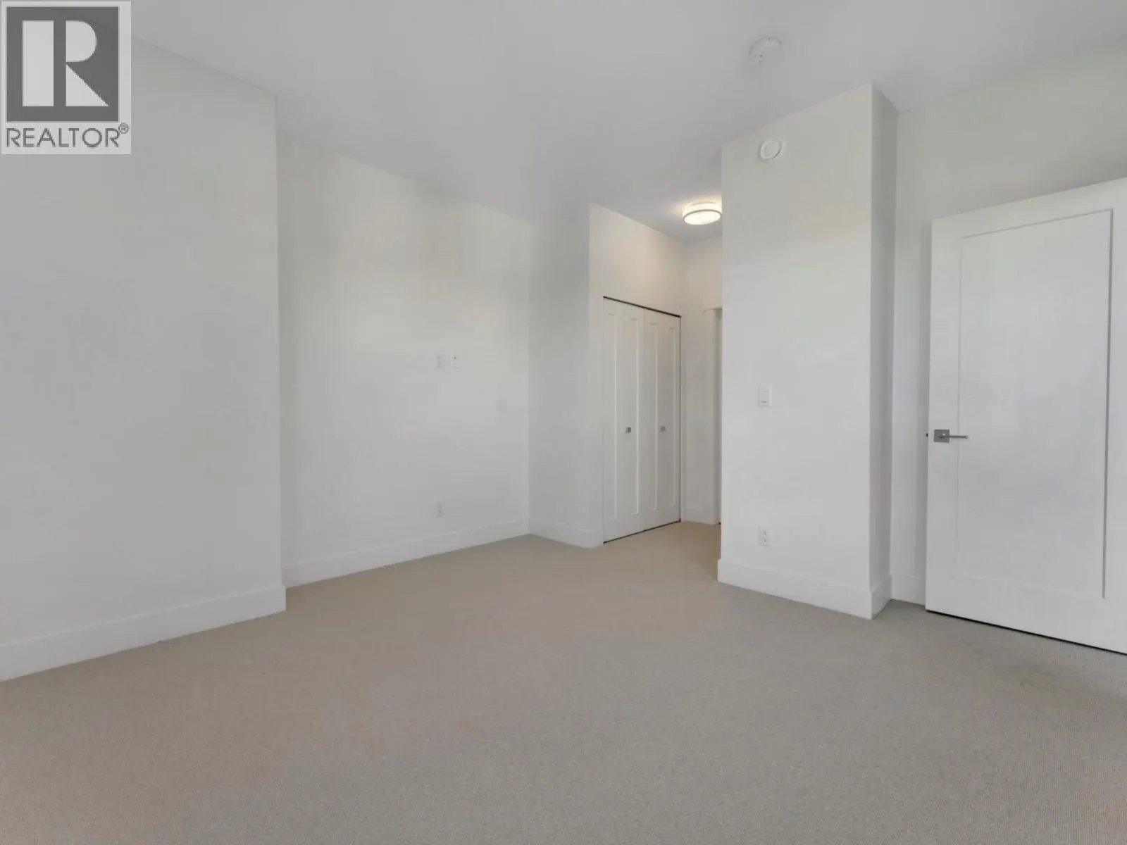 610 11907 223 STREET